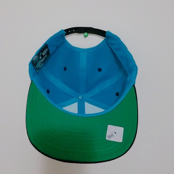 Snapback - Picture 2 of 4